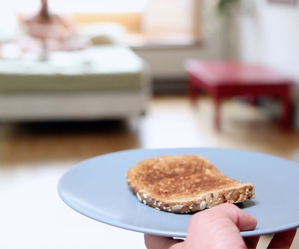breakfast in bed promo - 1 - toast